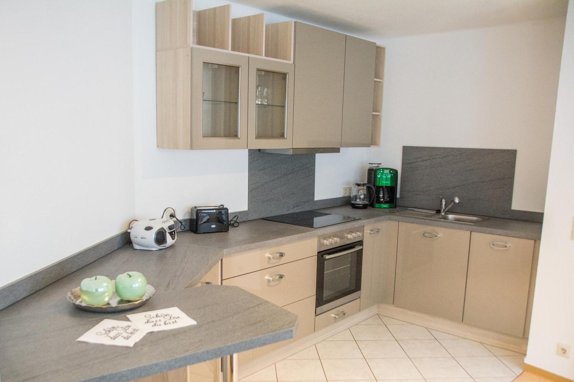 Schoene 2-Raum-Wohnung Im Zentrum Waltershausens Exteriör bild
