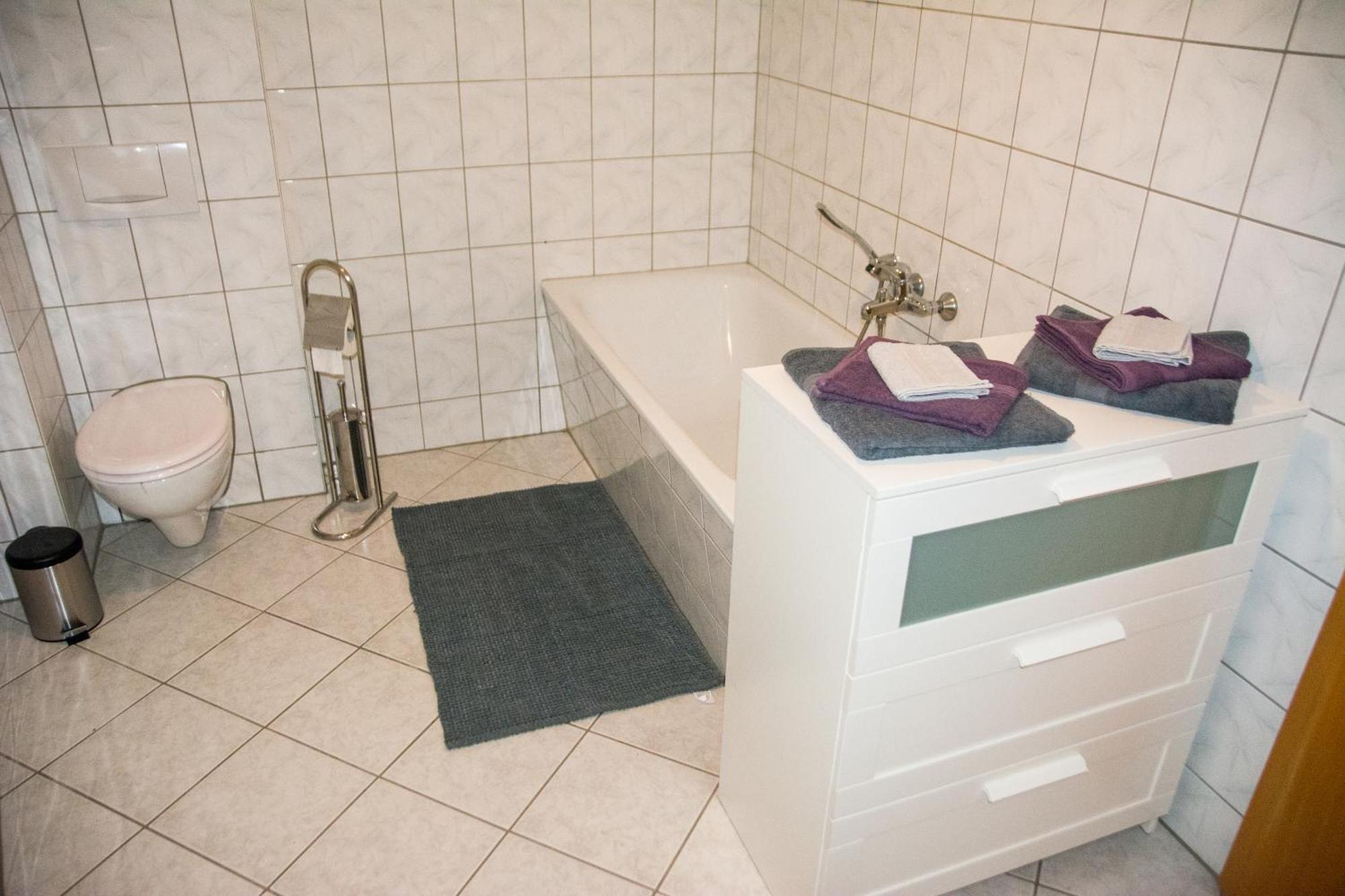 Schoene 2-Raum-Wohnung Im Zentrum Waltershausens Exteriör bild